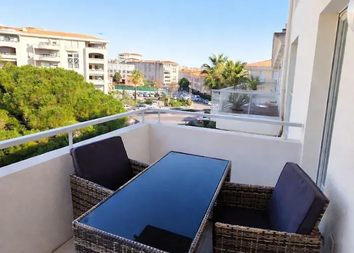 L'ecrin De Juan, T2 De Standing, 2p, Plages Et Parcs Antibes